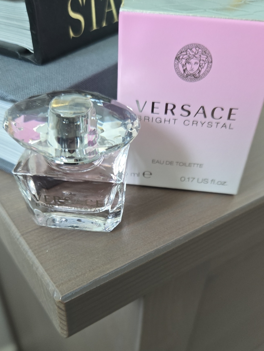 New in box Versace Bright Crystal deluxe mini cap top 5 M.  L.  Botle Trvl